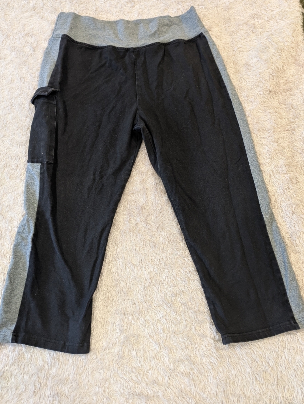 Black and Gray Colorblock Athletic Capri Jogger Pants With Pockets Sz XL